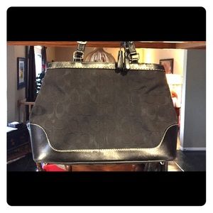 Coach purse with matching bag